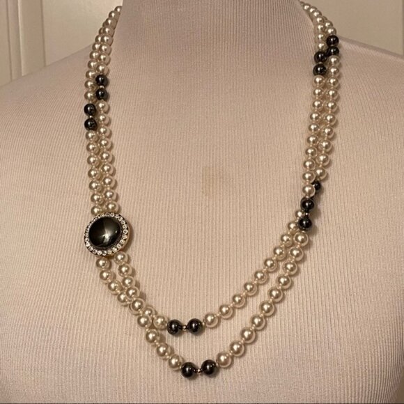 NECKLACE DOUBLE STRAND BEADS WHITE GLASS PEARLS GRAY HEMATITE KNOTTED 30” - Picture 2 of 11